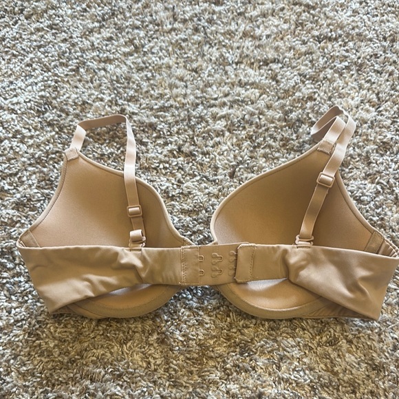 NWOT Skims Bra 34B T-Shirt - Picture 2 of 3